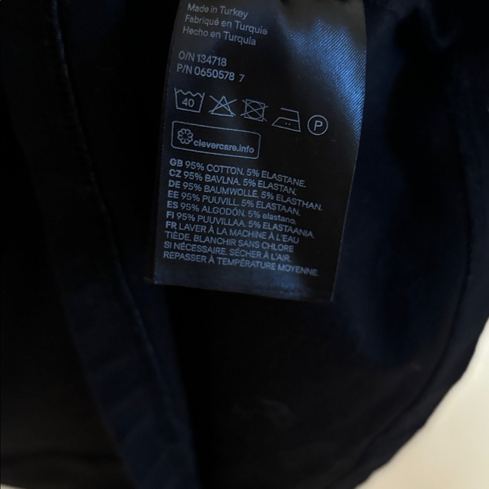 H&M wide neck shirt. - Picture 6 of 6